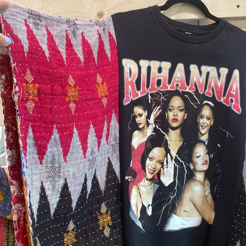 Rihanna Upcycled T w/ kantha sleeves, poncho by Susie. - Picture 2 of 7